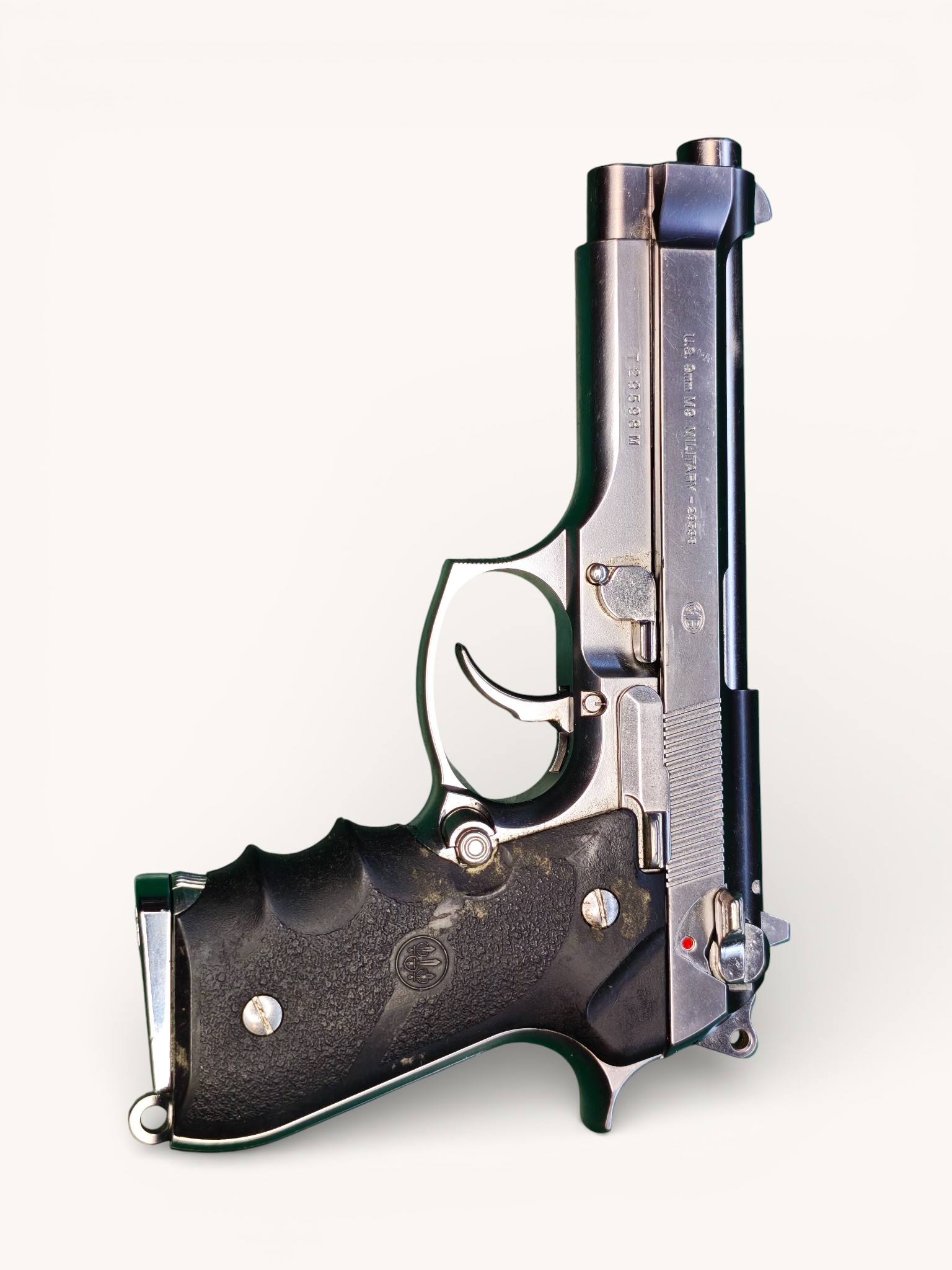 【翔準AOG】《NG品》(僅存一隻) Marui M9銀 塑膠滑套 瓦斯槍 殺肉槍 一槍 超值 超划算 收藏 愛槍 拆零件 DIY HG011